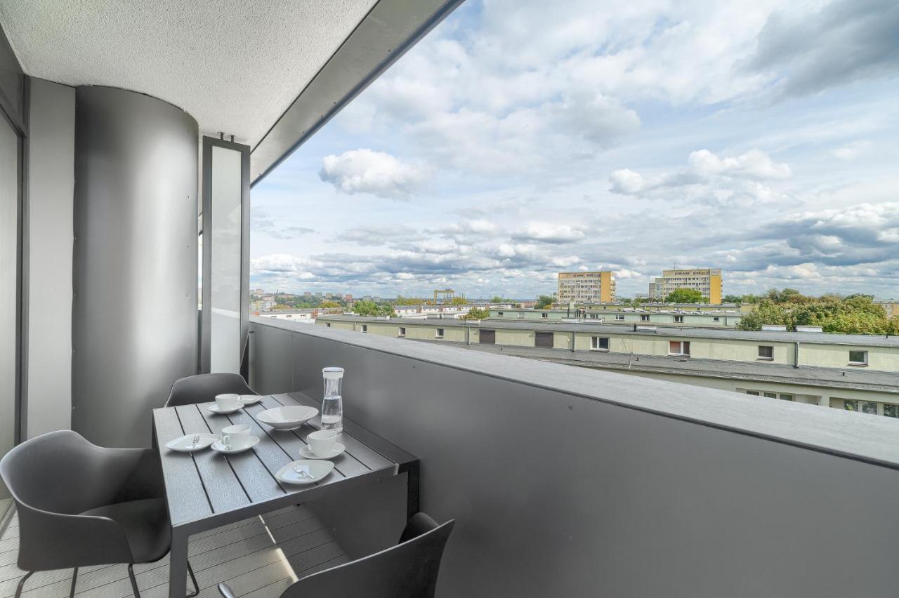 W Hanza Tower Apartment